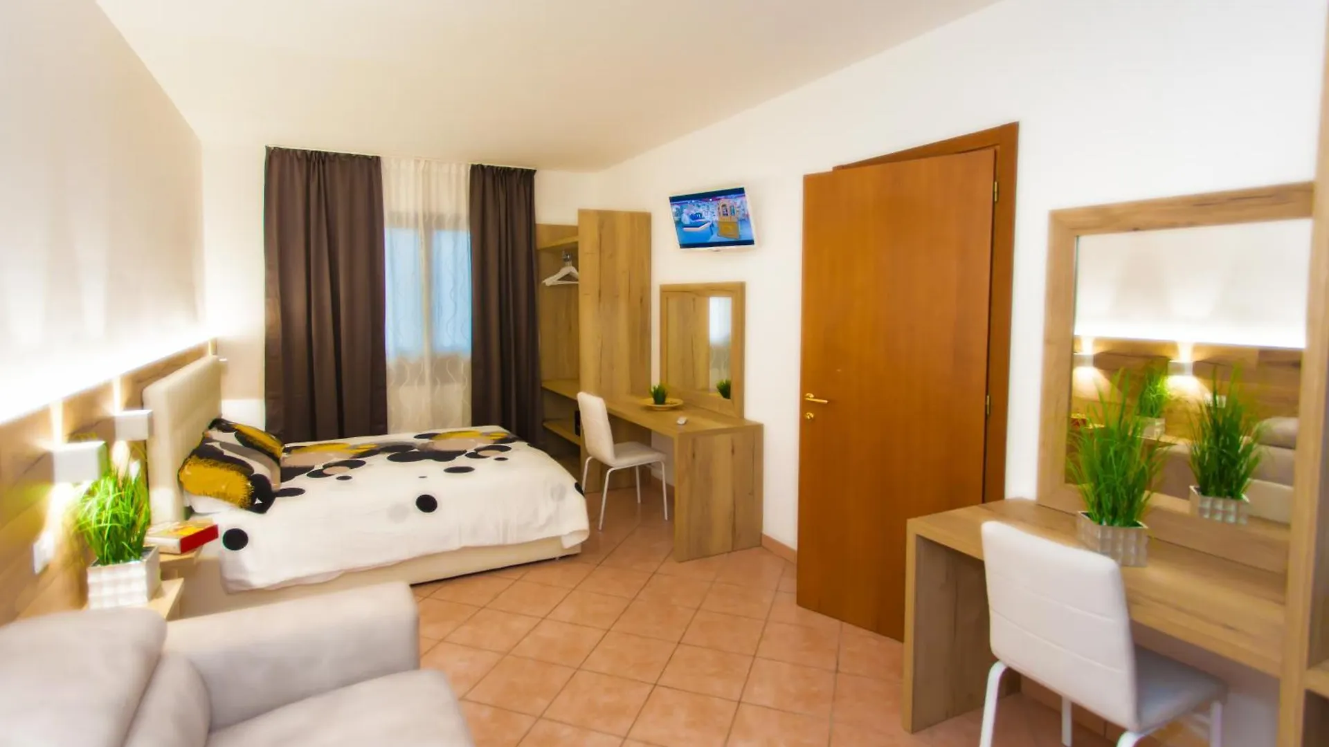 *** Aparthotel Residence Delle Rose Tremosine Italy
