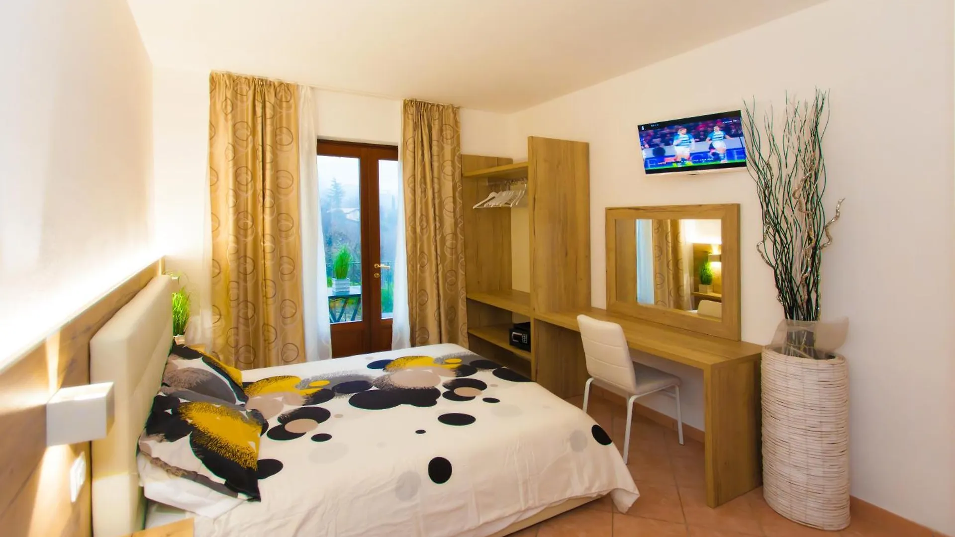 Residence Delle Rose Tremosine 3*,  Italy